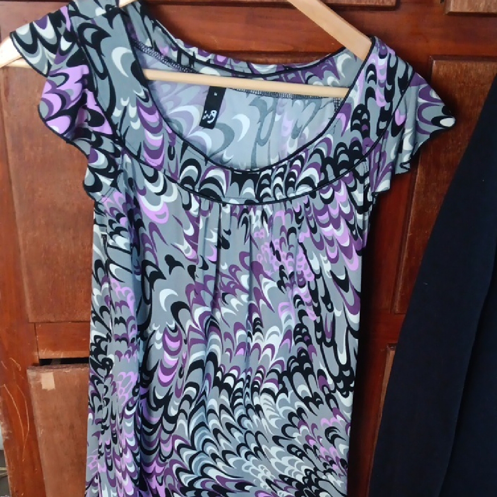 Stylish Purple and Black Patterned Top Size Medium Ladies